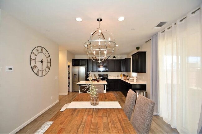 Building Photo - 6856 E Geary St