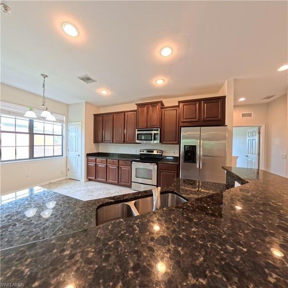 Building Photo - 3772 Pino Vista Way