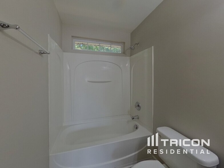 Building Photo - 345 Hunslet Cir