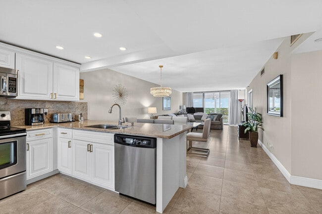 Building Photo - 3499 Oaks Way