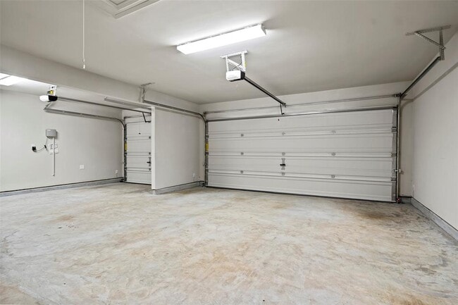 Building Photo - 3306 Old Ironwood Dr