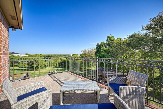 Building Photo - 811 Mallard Pointe Dr