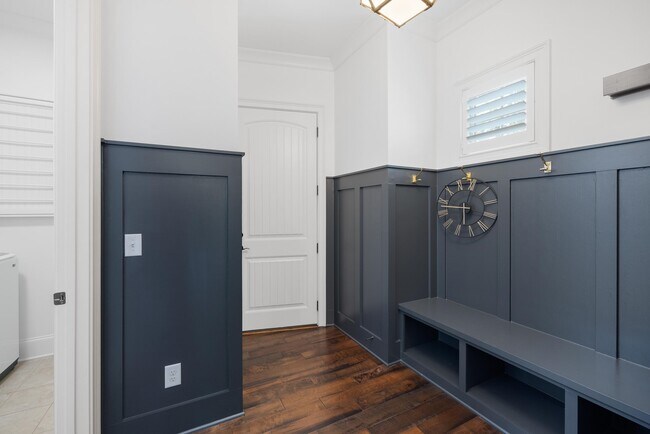 Building Photo - 1020 Bridle Bit Ln