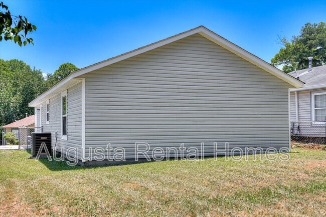 Building Photo - 3408 Princess Ct