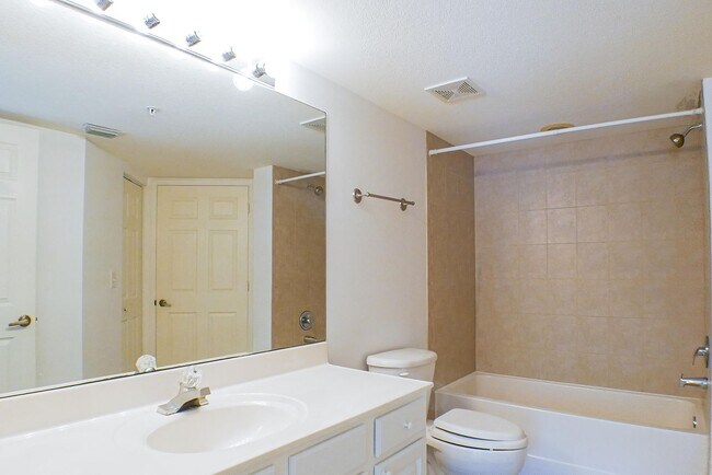 Building Photo - 4113 Residence Drive