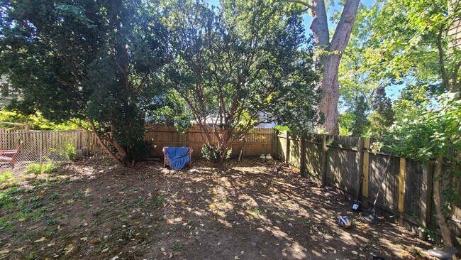 Building Photo - 49 Hudson Pl
