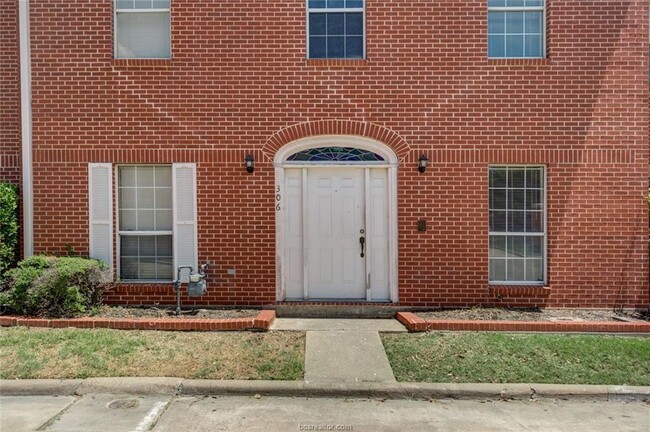 Building Photo - 4400 Carter Creek Pkwy