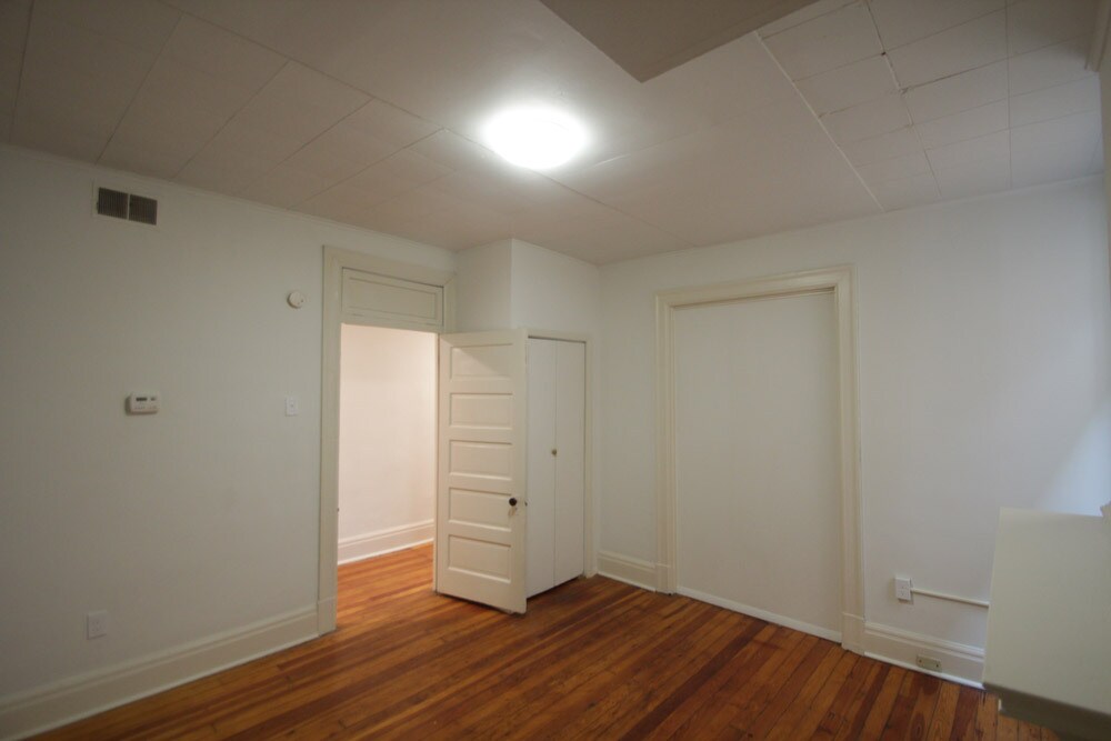 Building Photo - 407 Franklin Ave