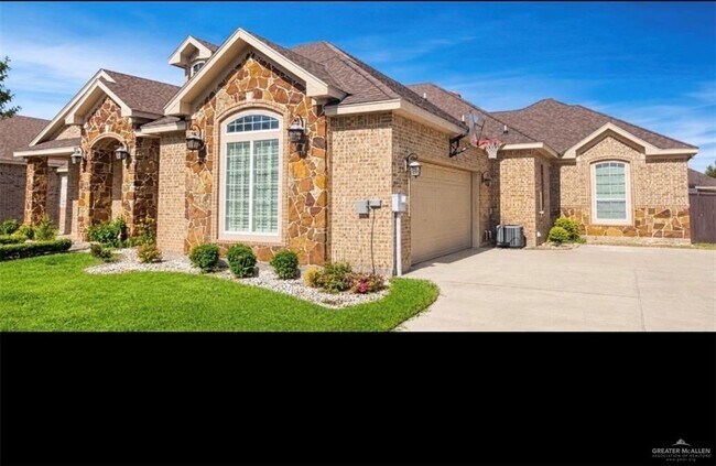 Building Photo - 25 Grand Canal Dr