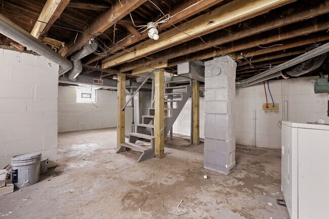 Building Photo - 829-831 Studer Ave
