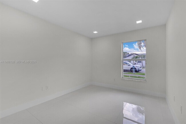 Building Photo - 803 NW 133rd Ct