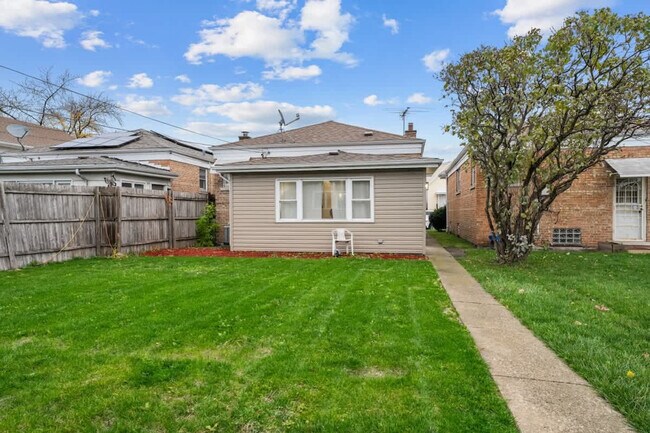 Building Photo - 3222 S 52nd Ct