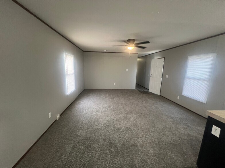 Building Photo - 30 Locust St