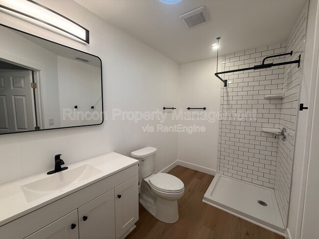 Building Photo - 607 Lemon Way