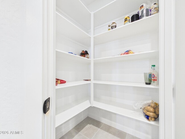 Building Photo - 25159 W Bowker St