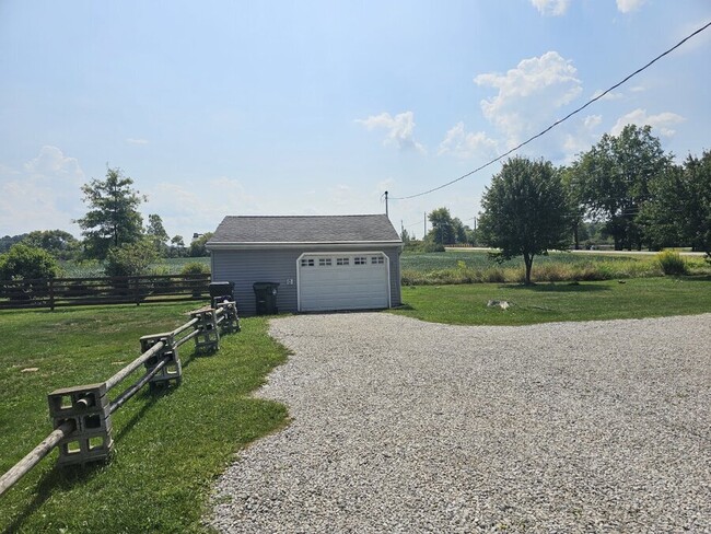 Building Photo - 7759 W Ridge Rd