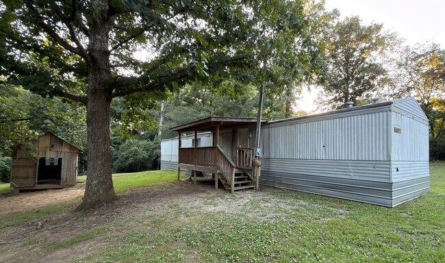 Building Photo - 178 Norwood Dr SE