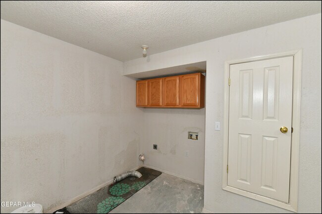 Building Photo - 3112 Tierra Ayala Dr