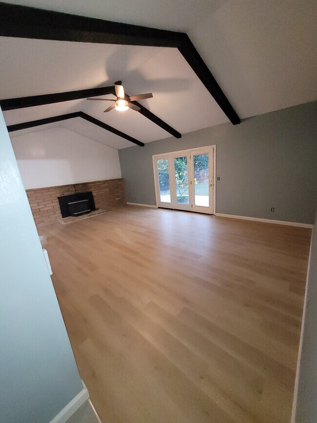 Building Photo - 1605 Scott Pl