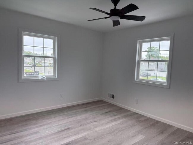 Building Photo - 495 Hawkins Rd