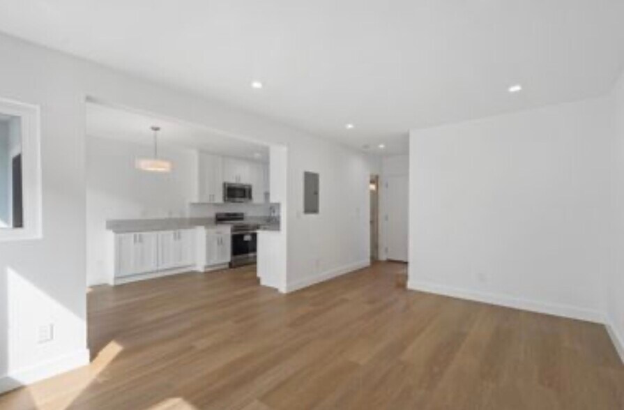 Building Photo - 2915 Hauser Blvd