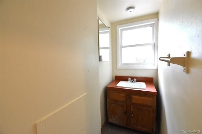 Building Photo - 70 High St