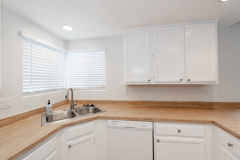 Building Photo - 2882 Sanford Ln