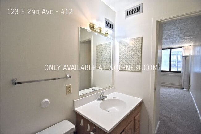 Building Photo - Stunning Downtown SLC Condo - Prime Locati...