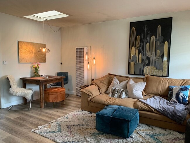 Building Photo - Charming 2Bd/1Ba Pleasure Point Cottage – Steps from the Ocean