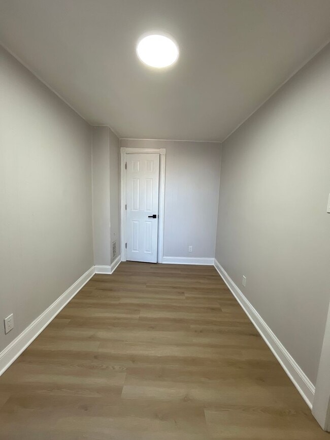 Building Photo - Completely renovated Allentown home offering the feel of brand-new construction