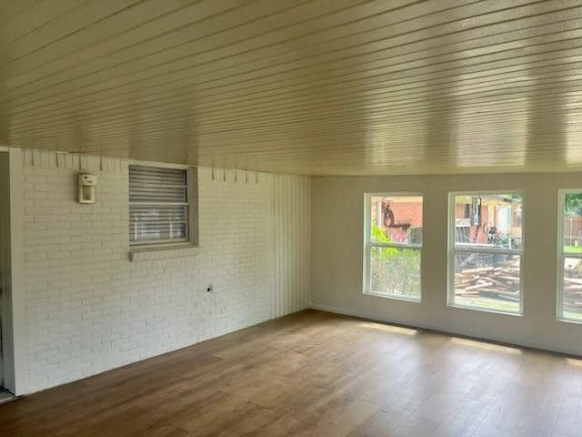 Building Photo - 2539 Highwood Dr