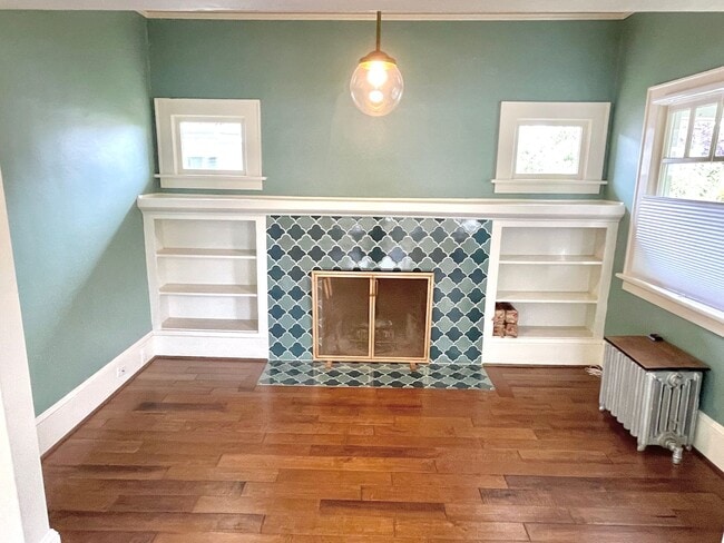 Building Photo - Gorgeous Rose City Park 4 bed Craftsman