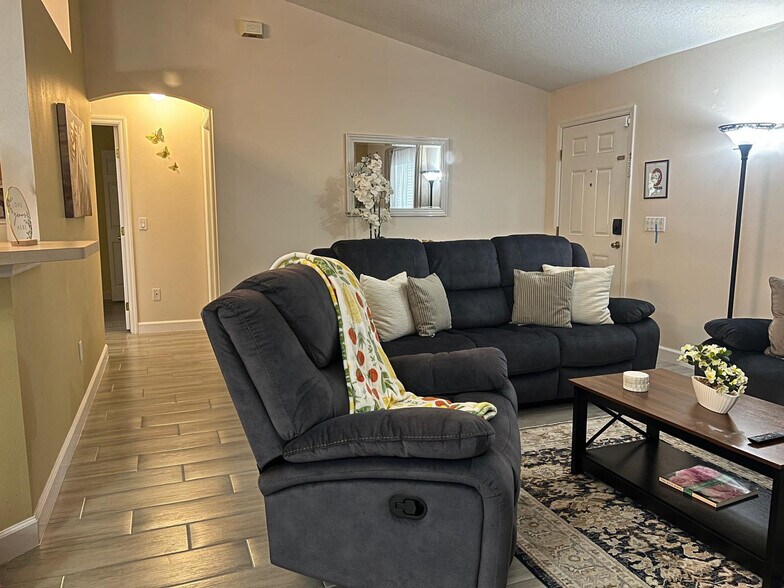 Building Photo - 13775 SW 115 Pl