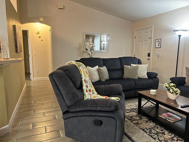 Building Photo - 13775 SW 115 Pl