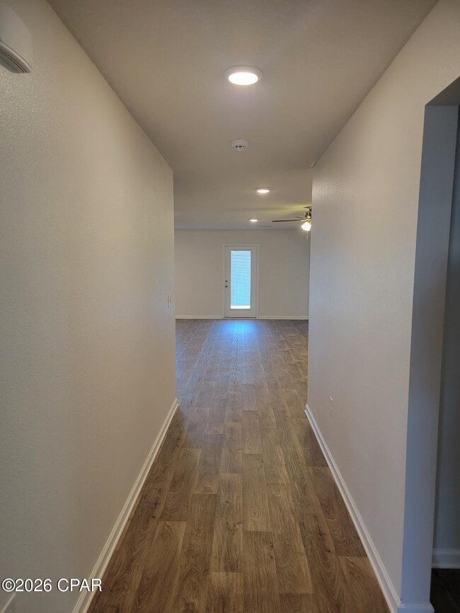 Building Photo - 101 Red Bay Rd