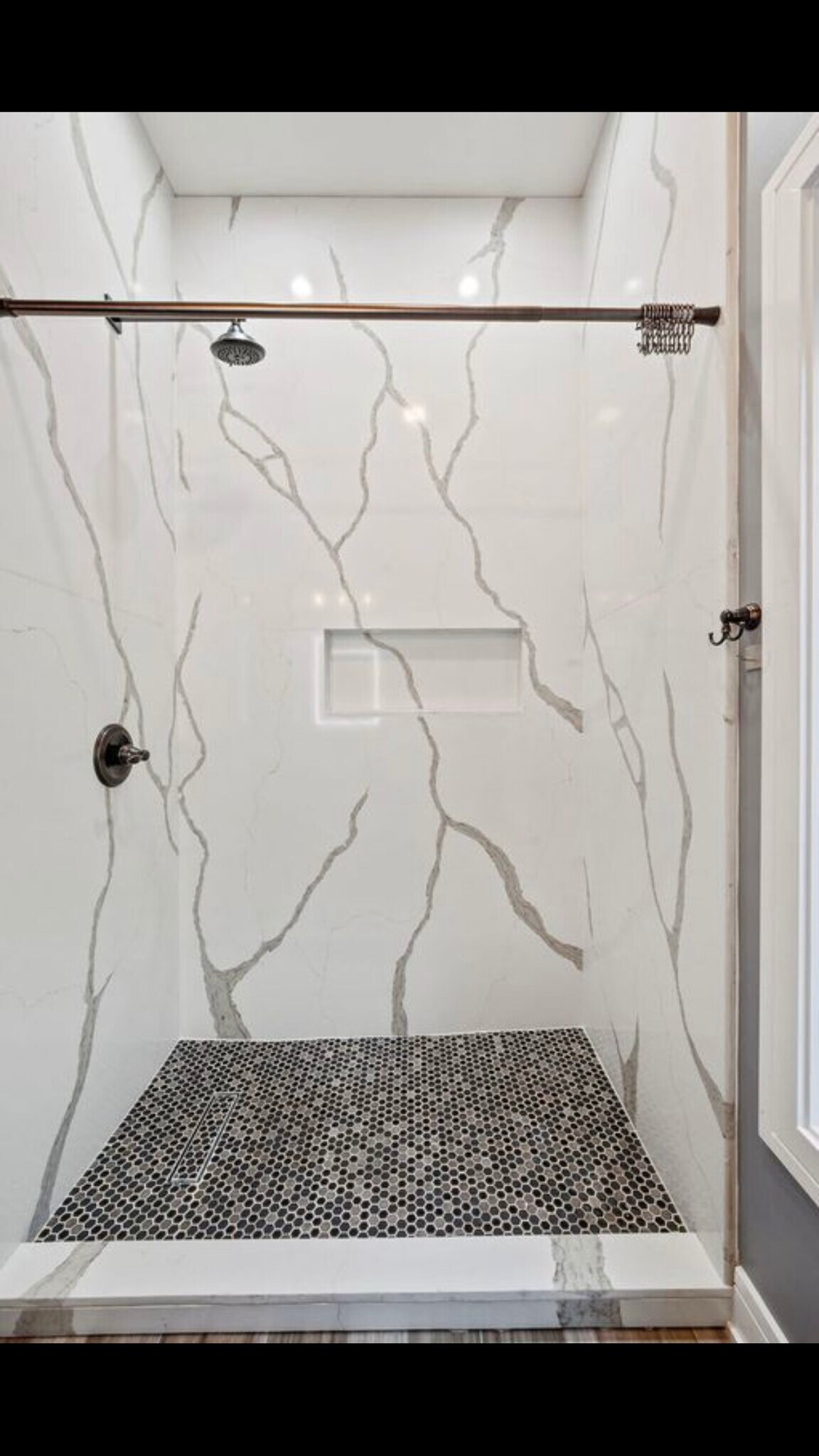 Second bath - 4133 W Hirsch St