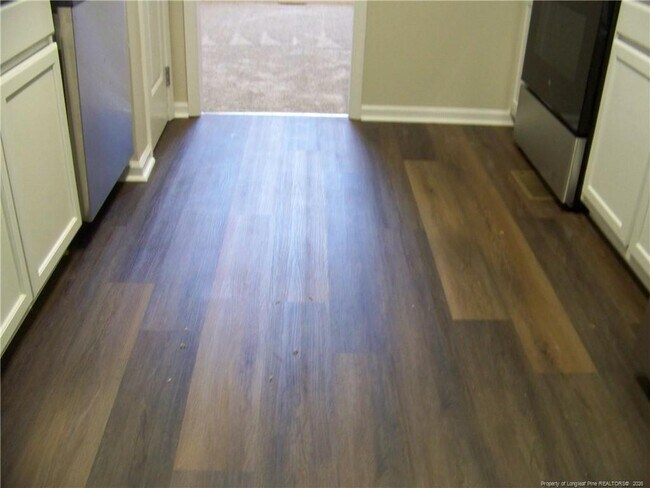 Building Photo - 1981 Wheeling St