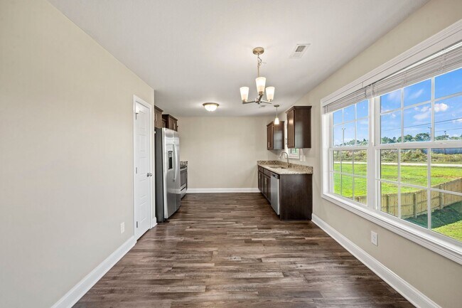 Building Photo - Beautiful Like-New Split Foyer Home Off Ex...