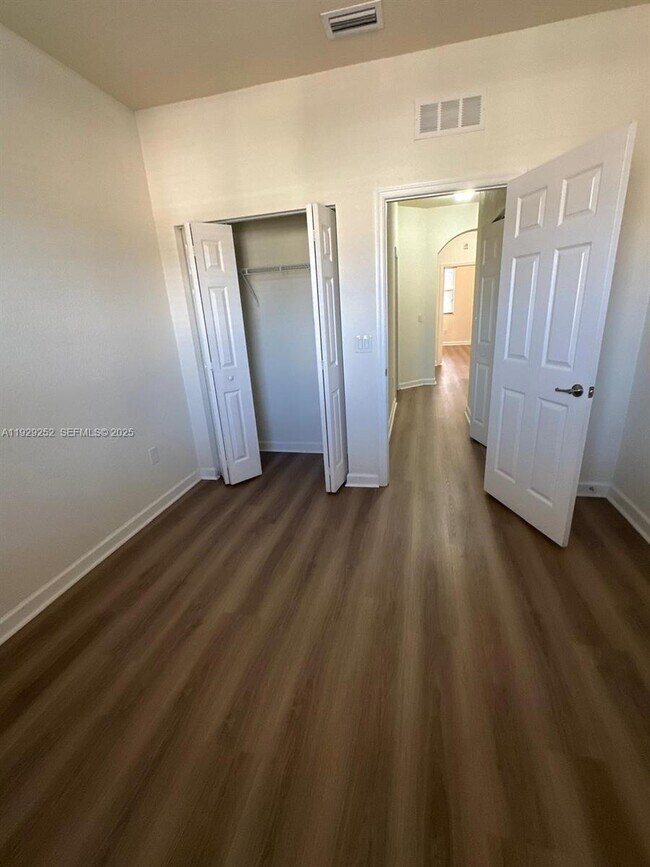 Building Photo - 12444 Emerald Creek Manor