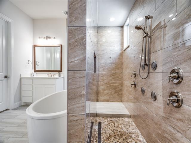 Building Photo - 905 Asbury Dr