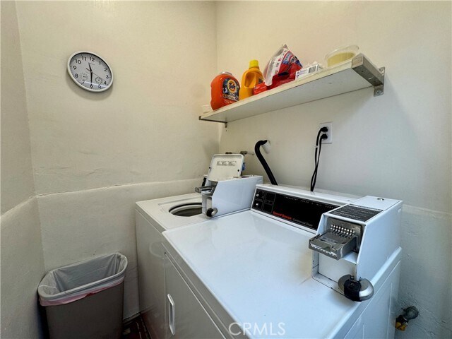 Building Photo - 122 Croft Ave