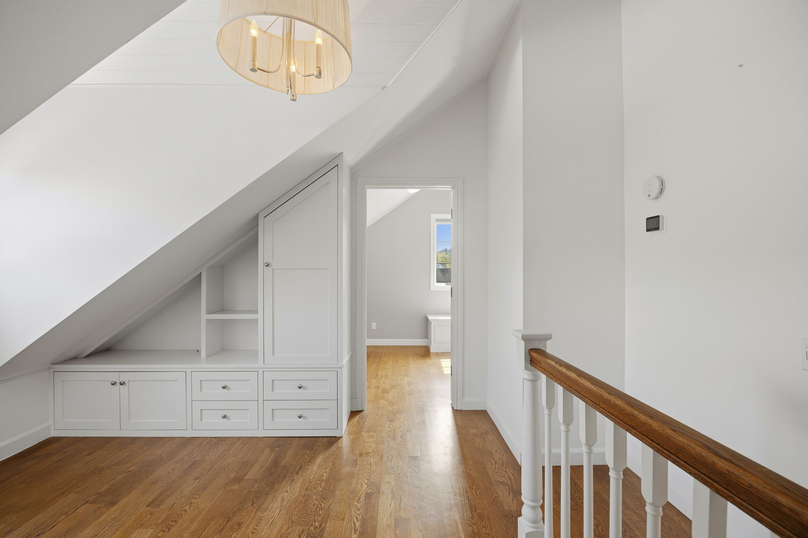 Building Photo - Beautiful Two-Story Burbank Home with Pool, Hardwood Floors & Guest House