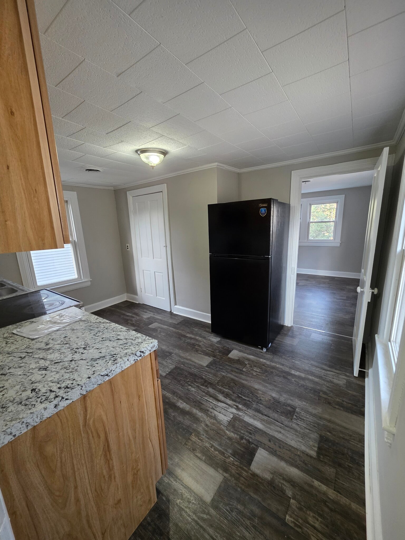 Kitchen Refrigerator - 307 N Governors Ave