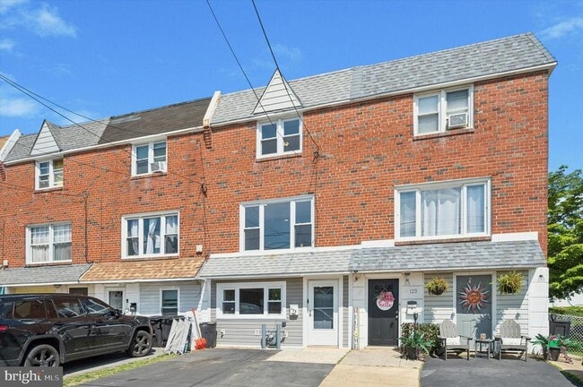 Building Photo - 125 W Berkley Ave