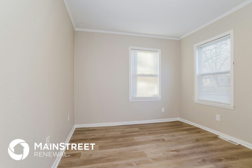 Building Photo - 1004 S Brockway St