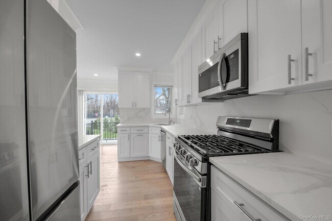 Building Photo - ONE Manhasset Ave