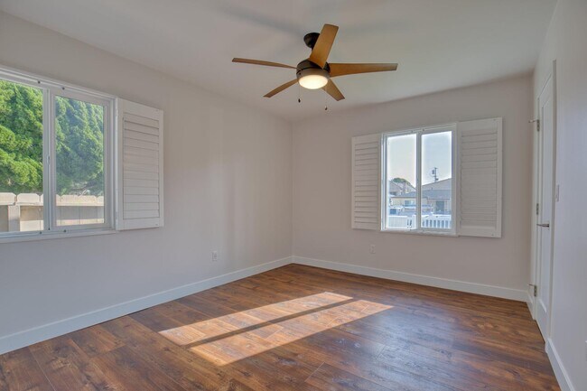 Building Photo - 1628 Thomas Ave