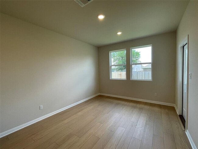 Building Photo - 270 Grand Teton Dr