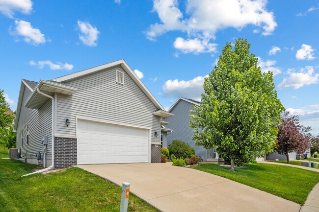 Building Photo - 868 McCollister Ct