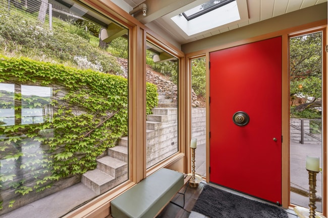 Building Photo - 285 Bayview Ave